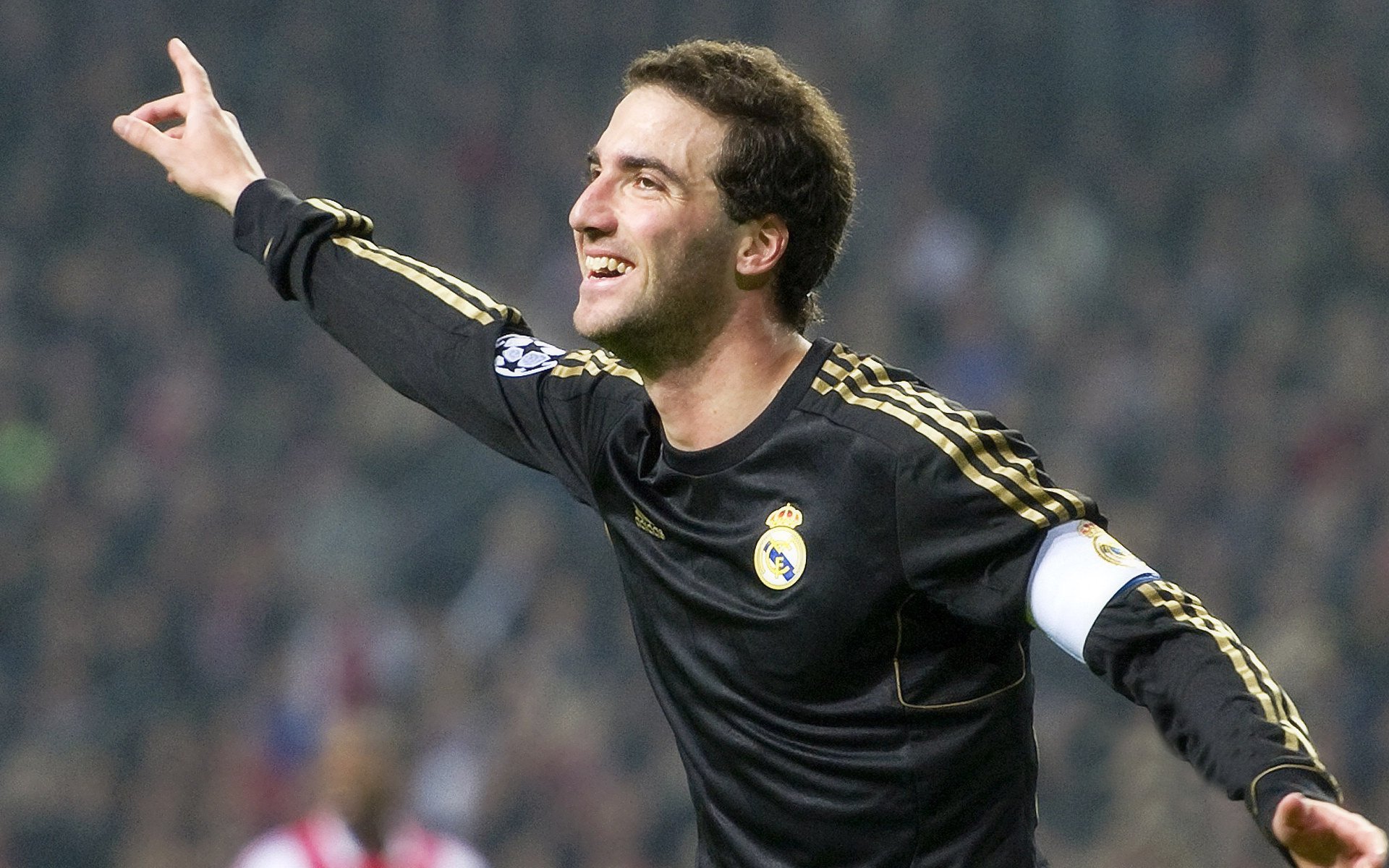 开云·体育官方网站入口-足球历史球星纪念活动在多地同步开展，足球历史明星